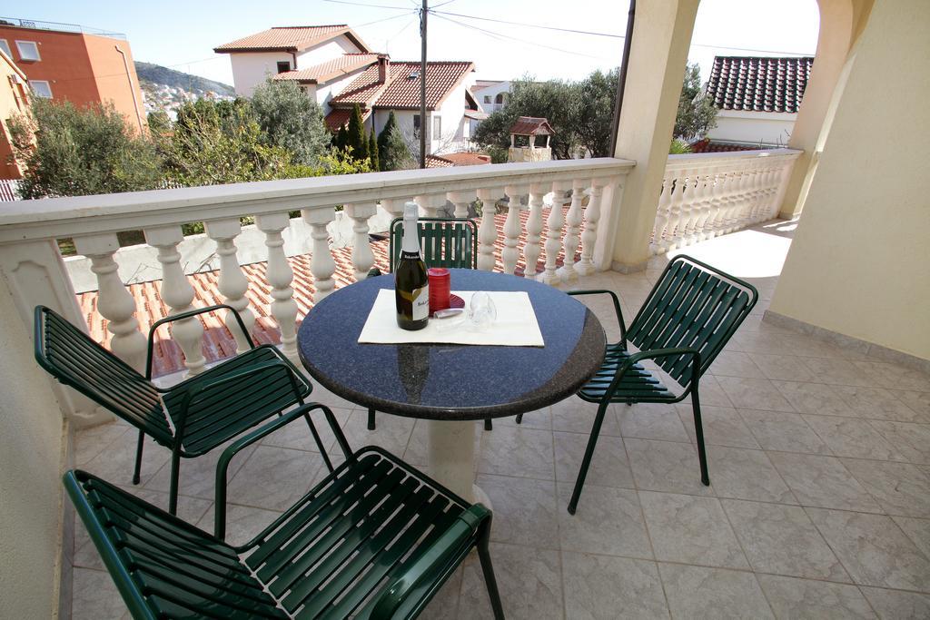 Apartments Villa Macola Trogir Ngoại thất bức ảnh